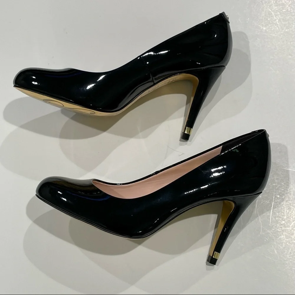 Ted Baker London Glossy Black Heels with Gold Detail - Picture 5 of 11